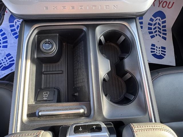 used 2025 Ford Expedition car, priced at $63,990