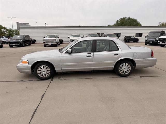 used 2003 Ford Crown Victoria car