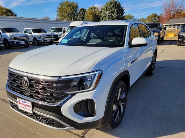 used 2025 Volkswagen Atlas Cross Sport car, priced at $37,990