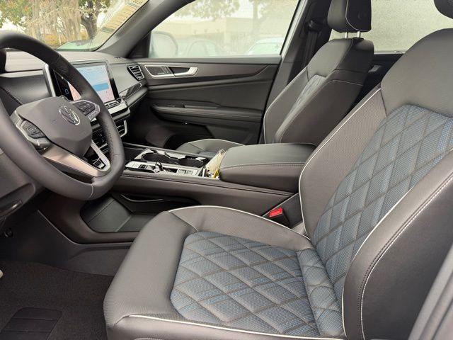 new 2026 Volkswagen Atlas Cross Sport car, priced at $51,956