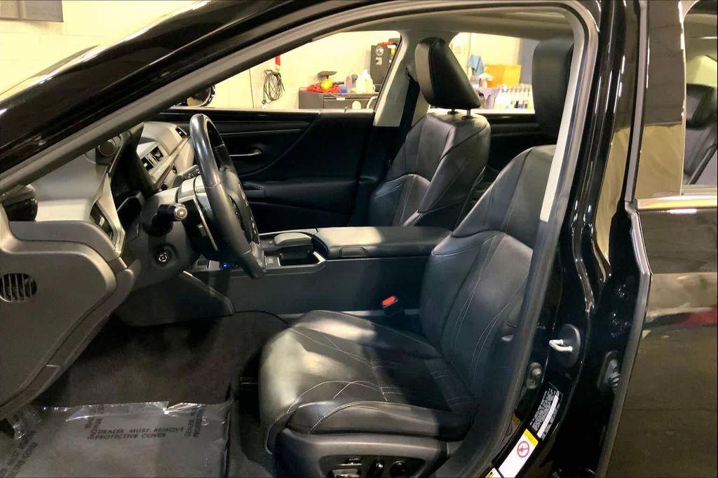 used 2019 Lexus ES 350 car, priced at $26,988