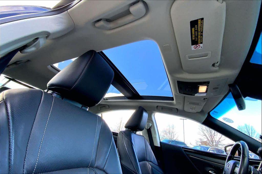 used 2019 Lexus ES 350 car, priced at $26,988