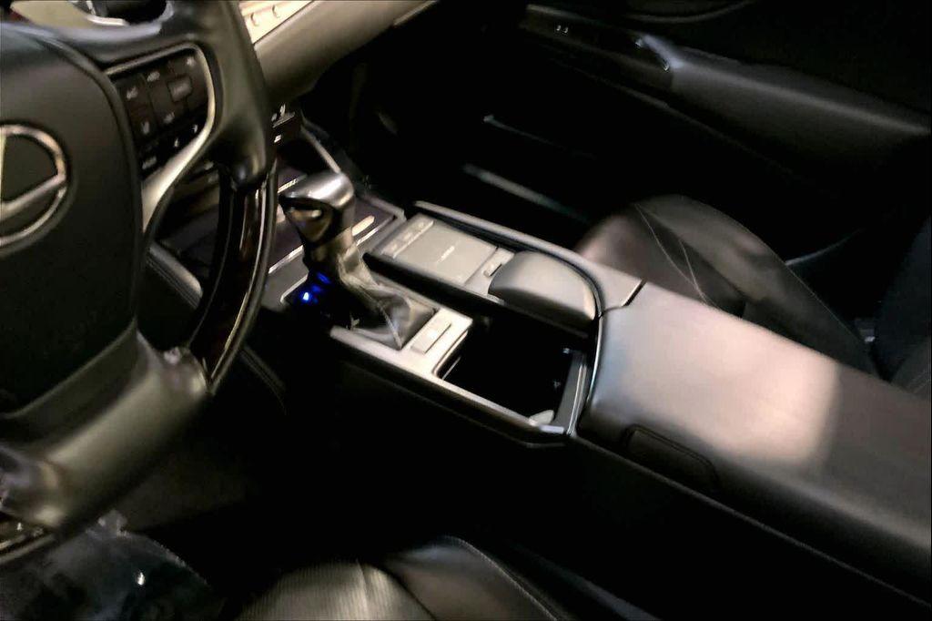 used 2019 Lexus ES 350 car, priced at $26,988