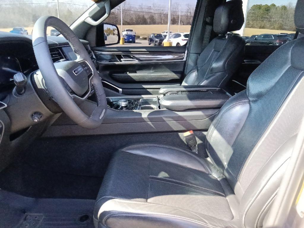 used 2023 Jeep Wagoneer car, priced at $37,276