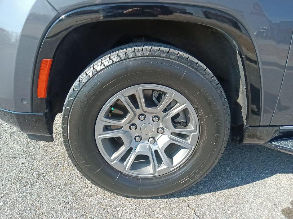 used 2023 Jeep Wagoneer car, priced at $37,276