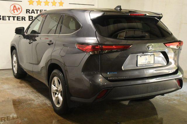 used 2022 Toyota Highlander car, priced at $30,995