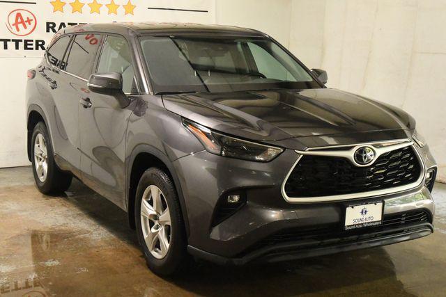 used 2022 Toyota Highlander car, priced at $30,995