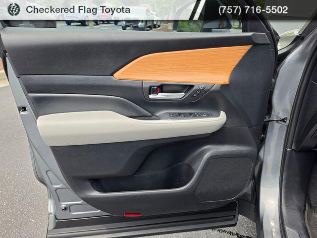 used 2025 Toyota Grand Highlander car, priced at $52,412