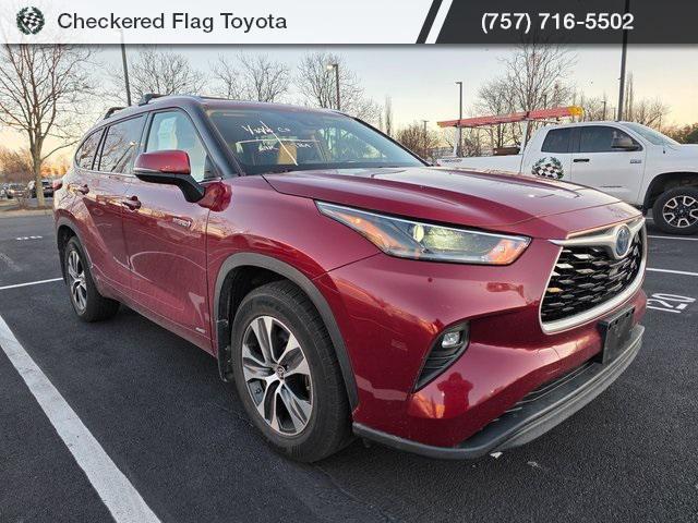 used 2021 Toyota Highlander Hybrid car, priced at $32,940