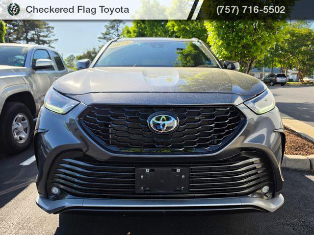 used 2024 Toyota Highlander car, priced at $41,290