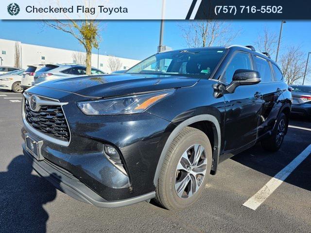 used 2023 Toyota Highlander car, priced at $31,990
