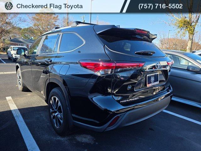 used 2023 Toyota Highlander car, priced at $31,990