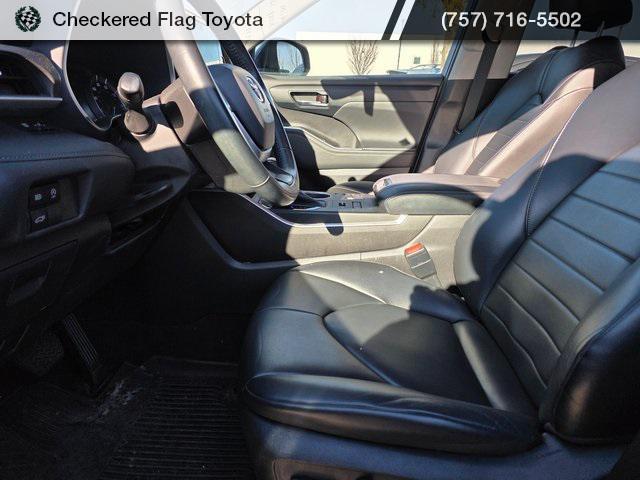 used 2023 Toyota Highlander car, priced at $31,990