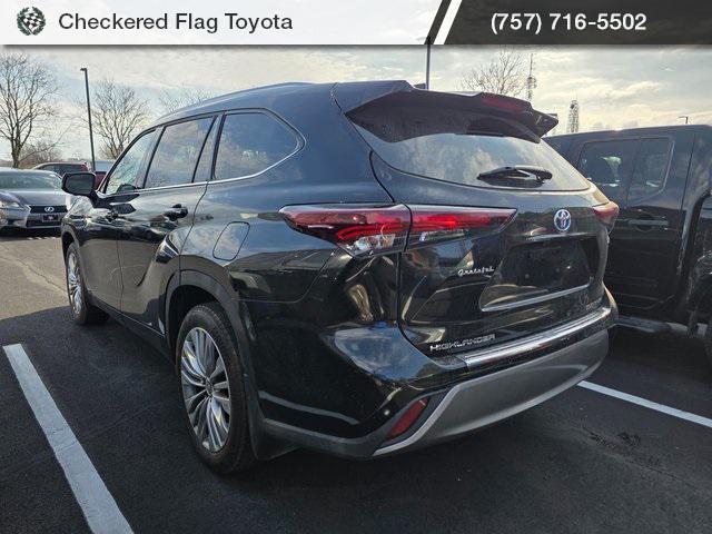 used 2024 Toyota Highlander Hybrid car, priced at $52,490