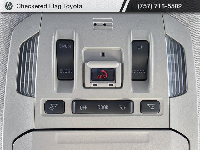 used 2022 Toyota Highlander car, priced at $33,212