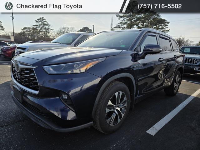 used 2022 Toyota Highlander car, priced at $33,212