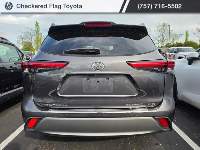 used 2022 Toyota Highlander car, priced at $39,370