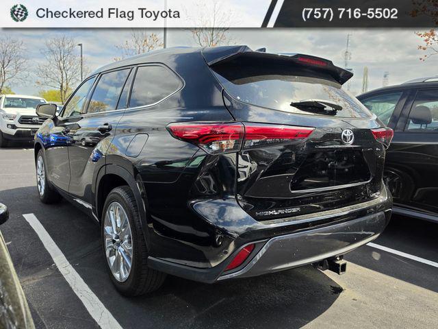 used 2023 Toyota Highlander car, priced at $37,990