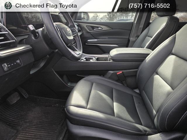 used 2024 Chevrolet Traverse car, priced at $37,990