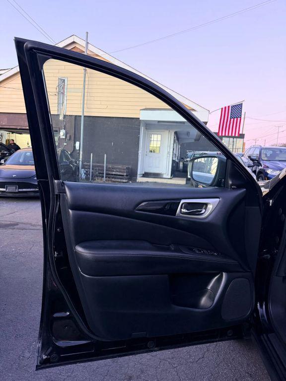 used 2020 Nissan Pathfinder car, priced at $12,999