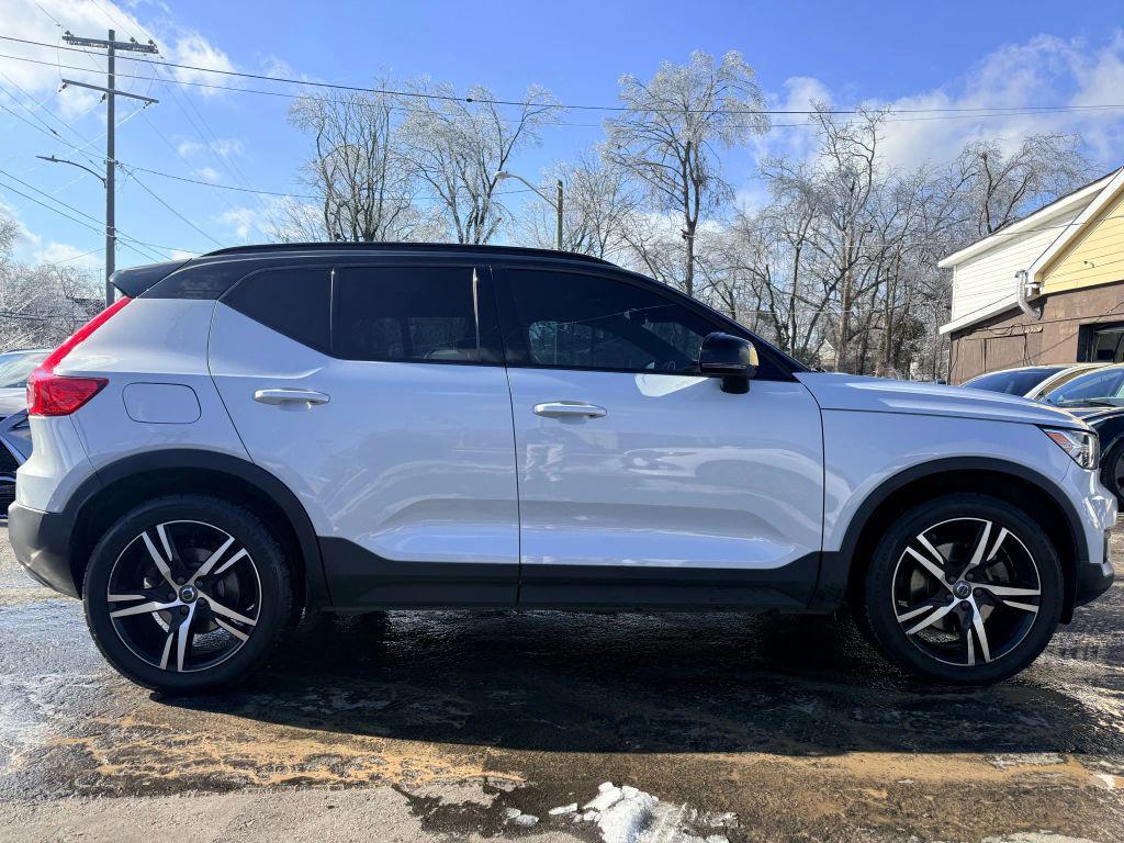 used 2020 Volvo XC40 car, priced at $13,499