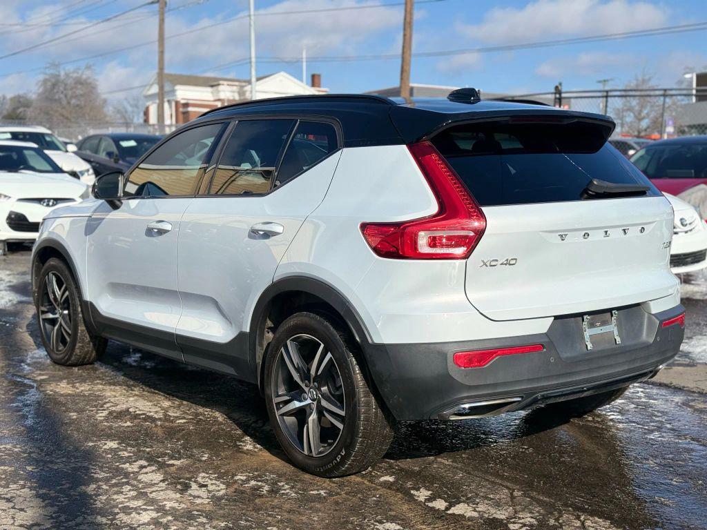 used 2020 Volvo XC40 car, priced at $13,499