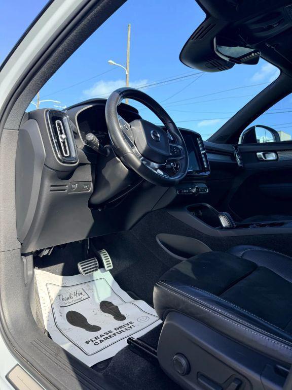 used 2020 Volvo XC40 car, priced at $13,499