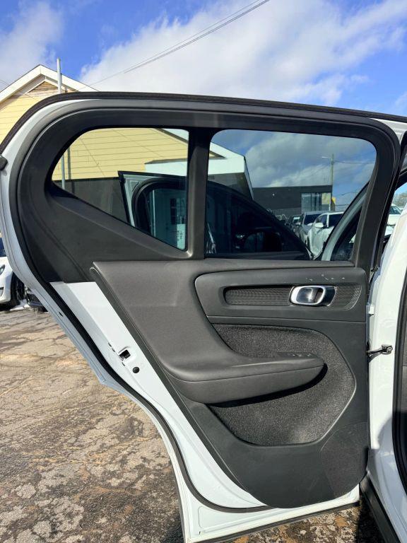 used 2020 Volvo XC40 car, priced at $13,499