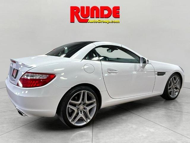 2016 White Mercedes-Benz SLK-Class