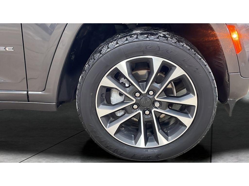 used 2022 Jeep Grand Cherokee car, priced at $27,491