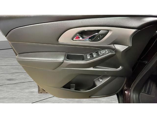 used 2023 Chevrolet Traverse car, priced at $28,990