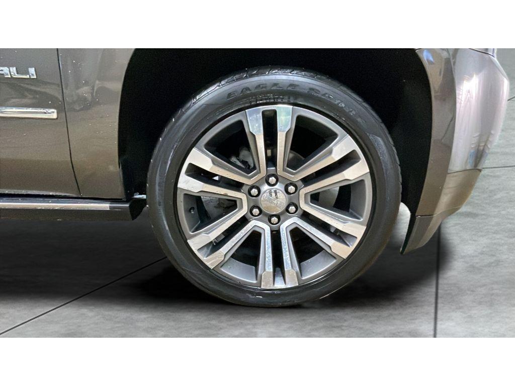 used 2019 GMC Yukon car, priced at $28,321