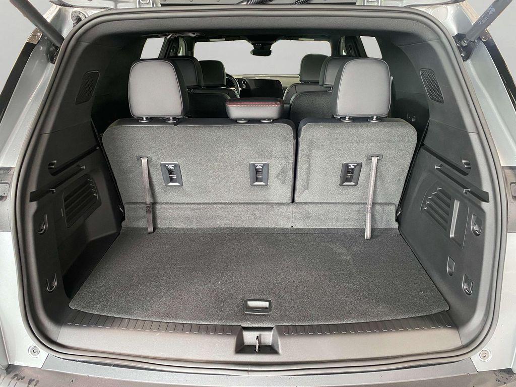 new 2026 Chevrolet Traverse car, priced at $54,993