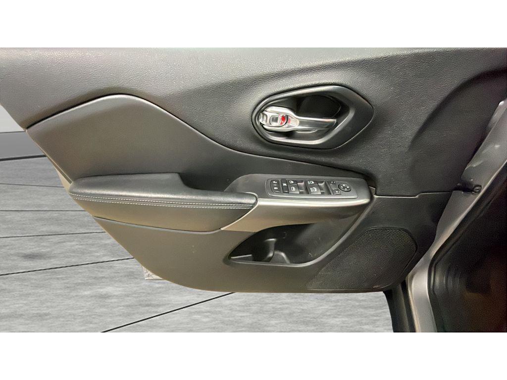 used 2020 Jeep Cherokee car, priced at $12,371