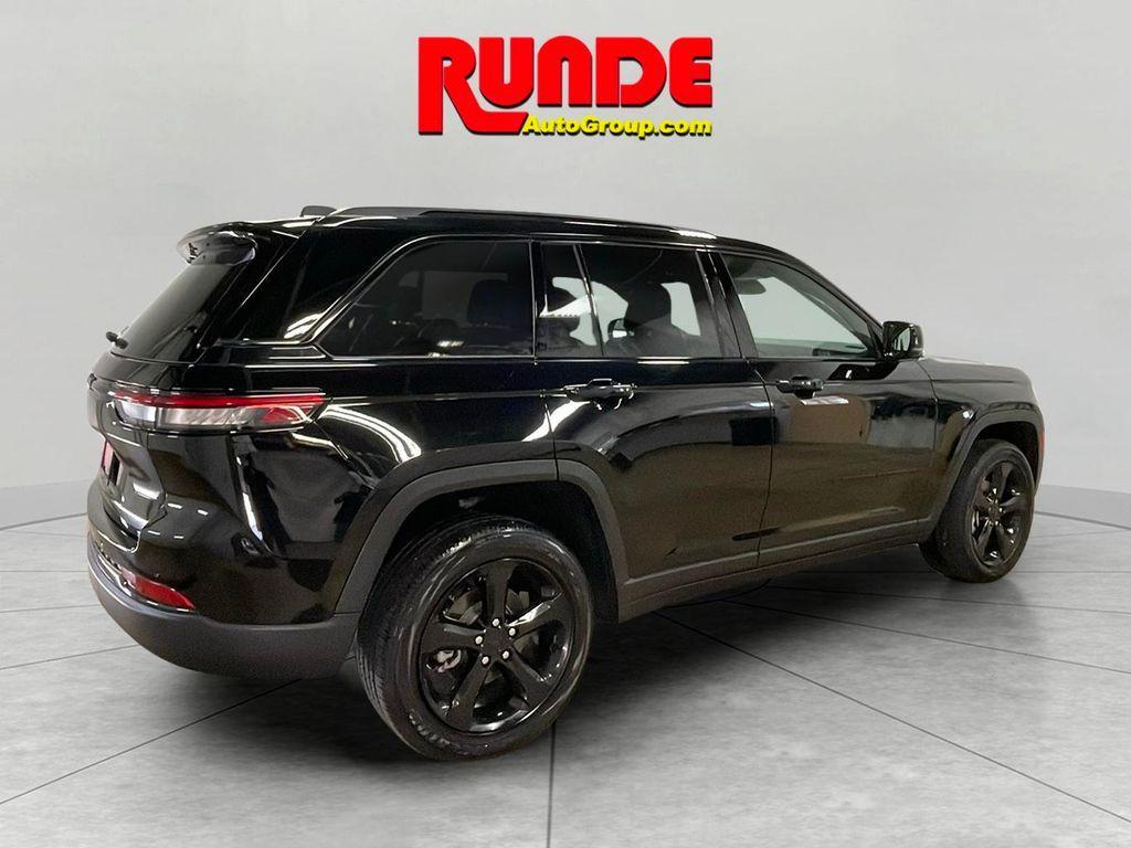 used 2024 Jeep Grand Cherokee car, priced at $35,474