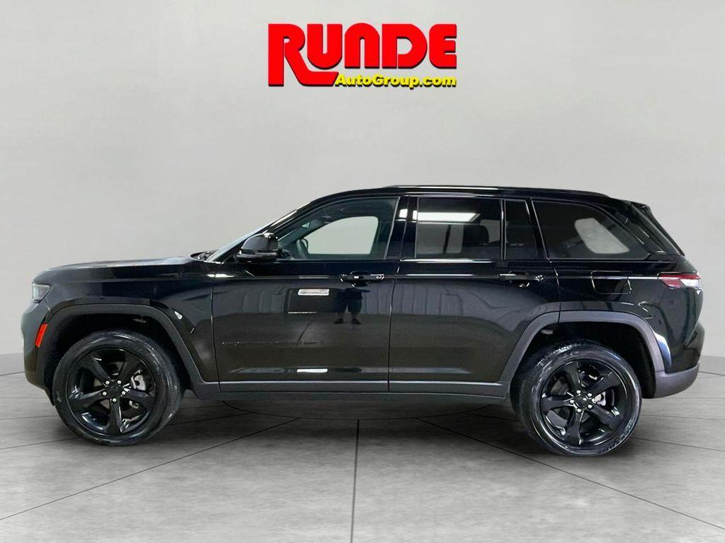 used 2024 Jeep Grand Cherokee car, priced at $35,474