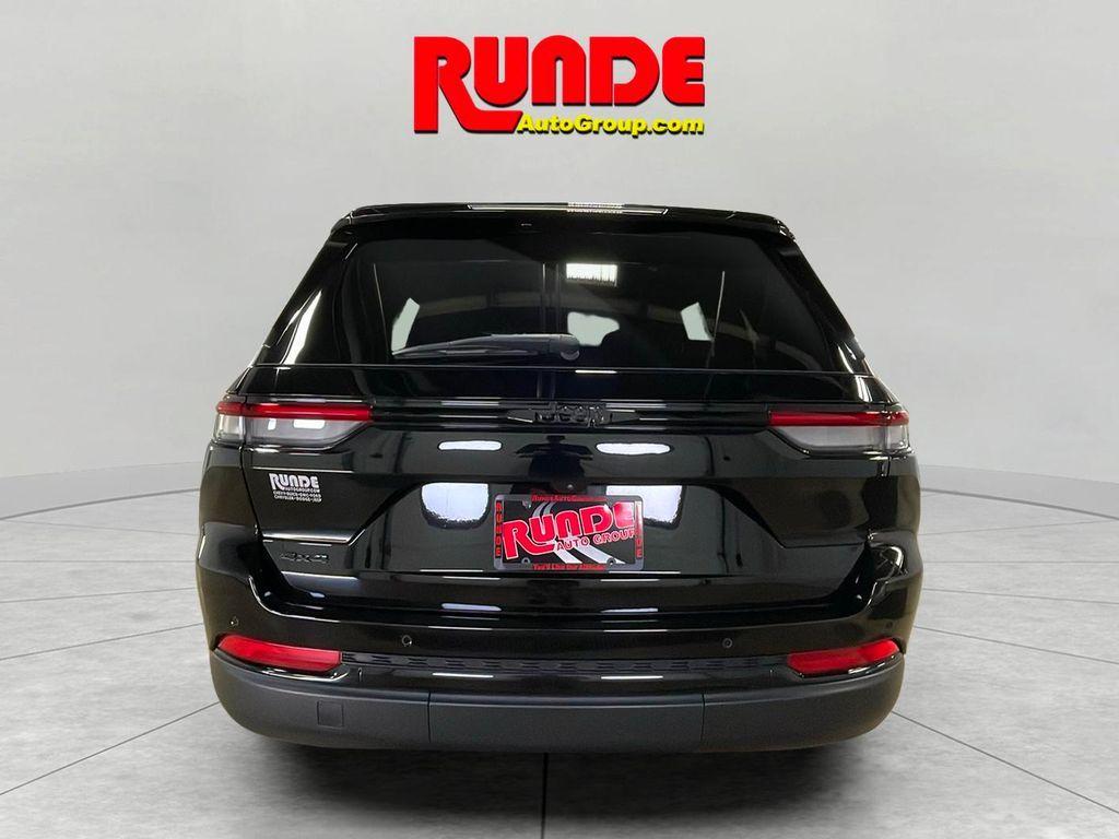 used 2024 Jeep Grand Cherokee car, priced at $35,474