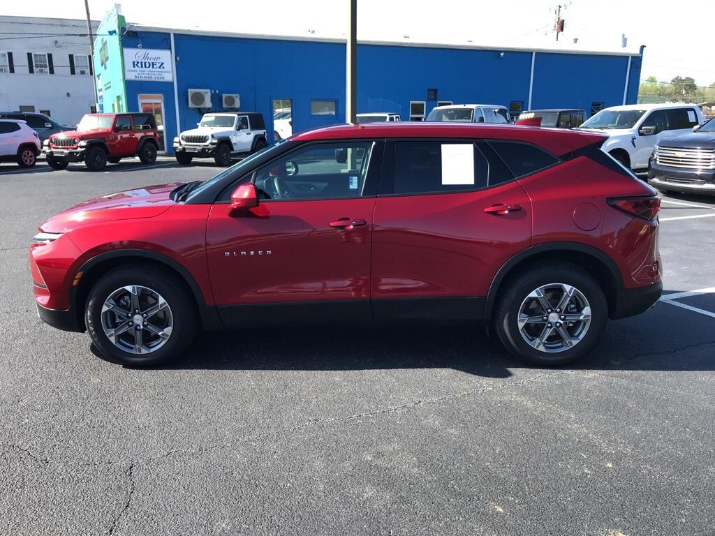 used 2025 Chevrolet Blazer car, priced at $27,899