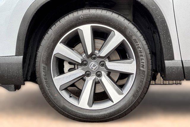used 2025 Honda Pilot car, priced at $42,083