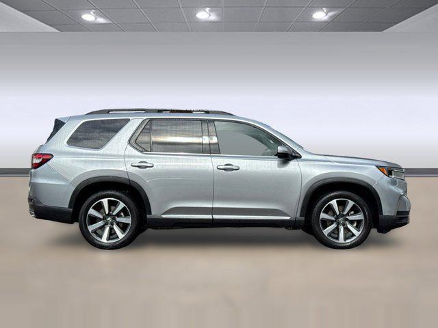 used 2025 Honda Pilot car, priced at $42,083