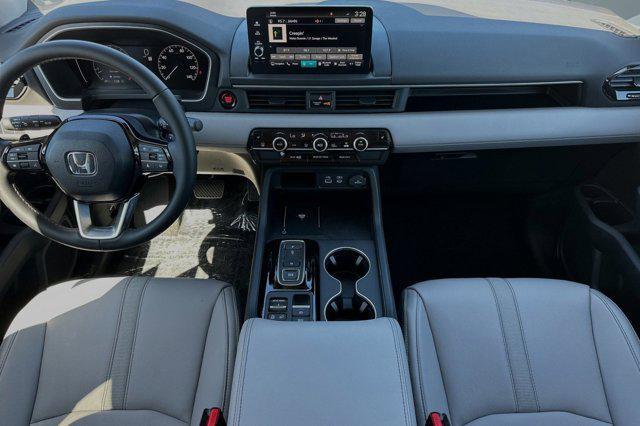 new 2025 Honda Pilot car, priced at $54,180