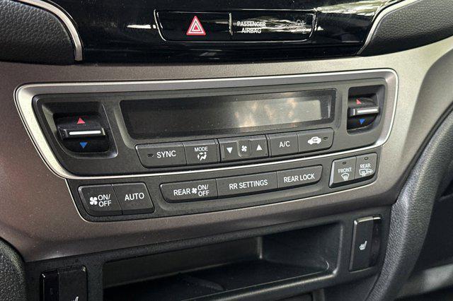 used 2022 Honda Pilot car, priced at $27,998