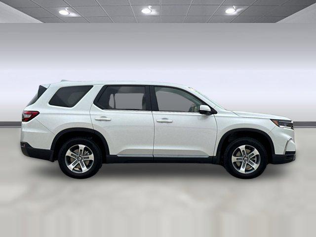 new 2025 Honda Pilot car, priced at $48,280