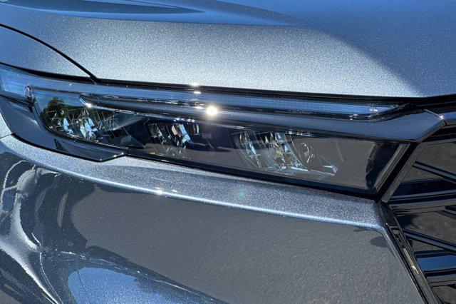 new 2026 Honda CR-V Hybrid car, priced at $43,085