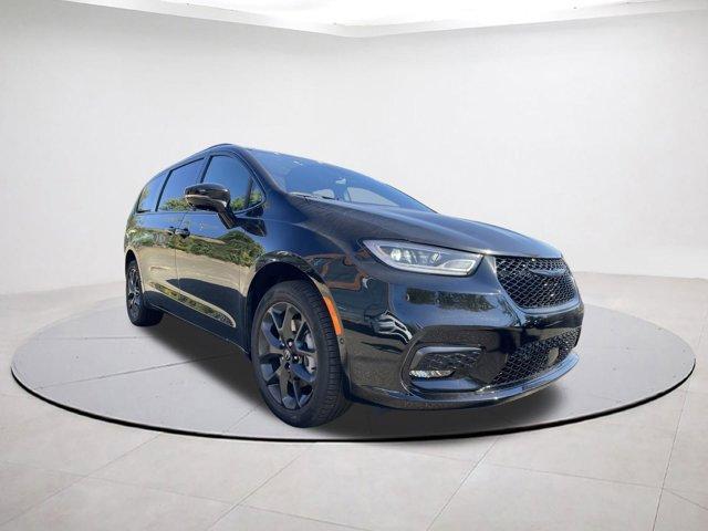 new 2026 Chrysler Pacifica car, priced at $59,153