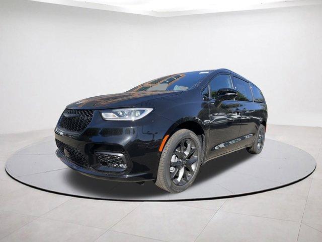 new 2026 Chrysler Pacifica car, priced at $59,153