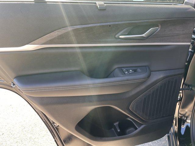 new 2025 Jeep Grand Cherokee car, priced at $52,181