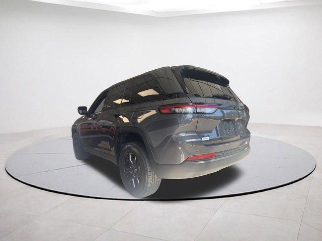 new 2025 Jeep Grand Cherokee car, priced at $44,394