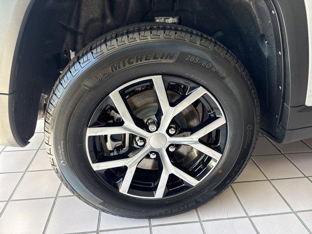 new 2025 Jeep Grand Cherokee L car, priced at $47,114