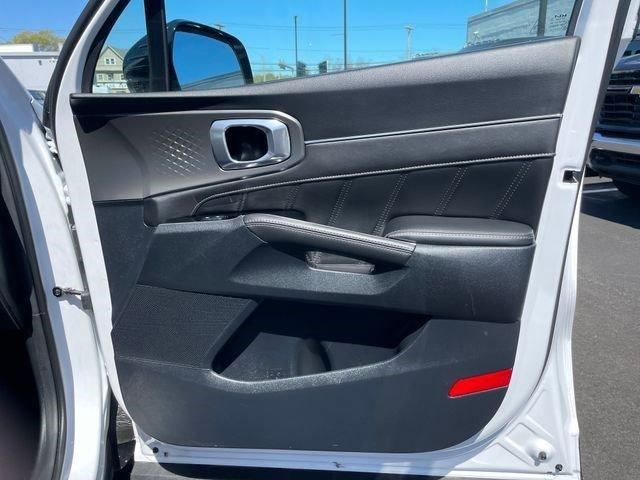 used 2023 Kia Sorento car, priced at $31,721